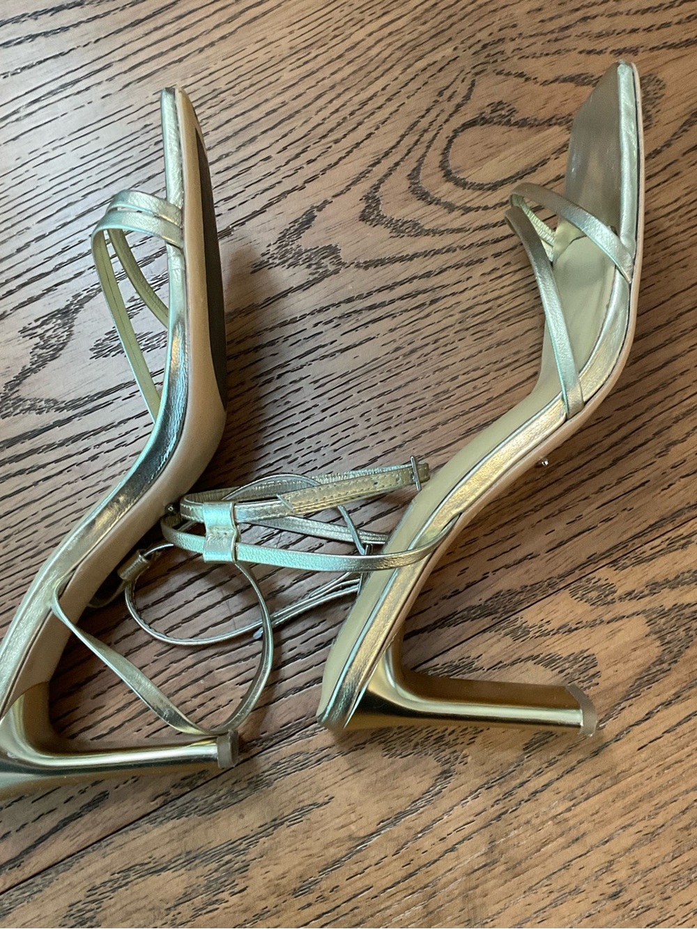 Tony Bianco -Corso Gold Nappa Metallic Strappy Ankle-Heel Sandal. Size 8 - Picture 11 of 11